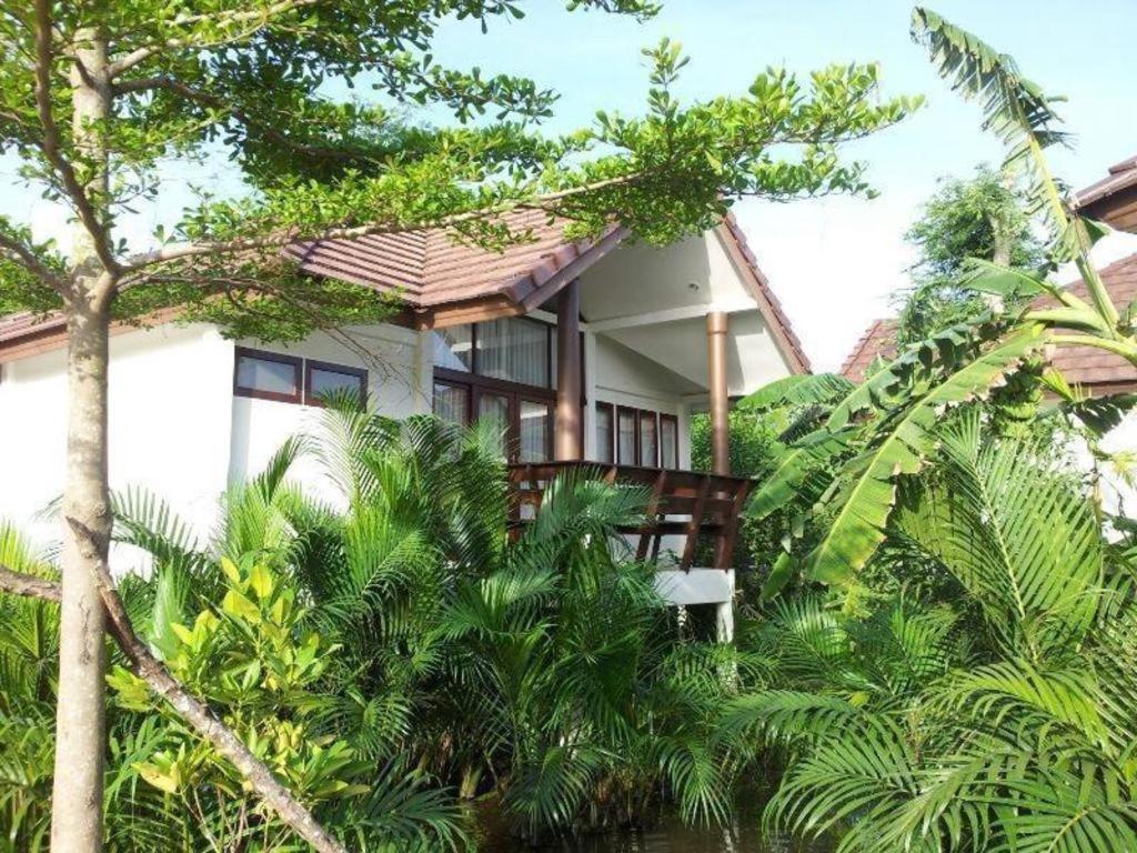 Hotel Baan Suan Nuan Ta Samut Songkhram Exterior foto